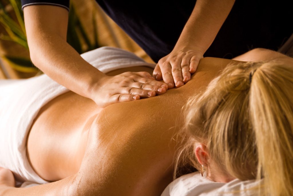 Un rilassante massaggio ayurvedico